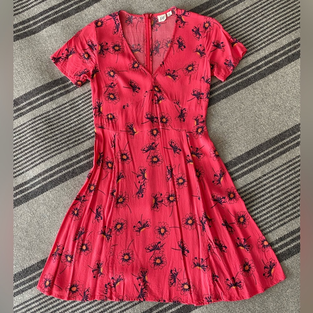 Gap Pink Floral skater v neck 90s Sundress size 4